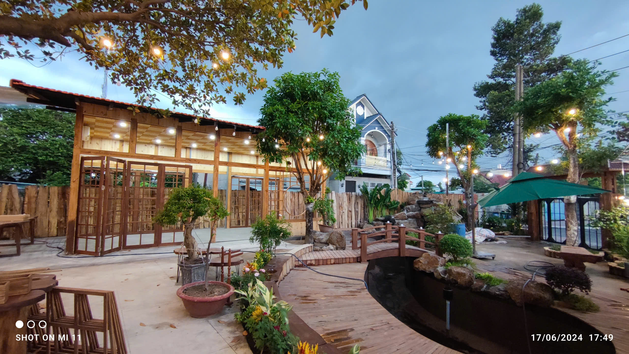 Thi Công Quán Cafe Sân Vườn Dĩ An Bình Dương 